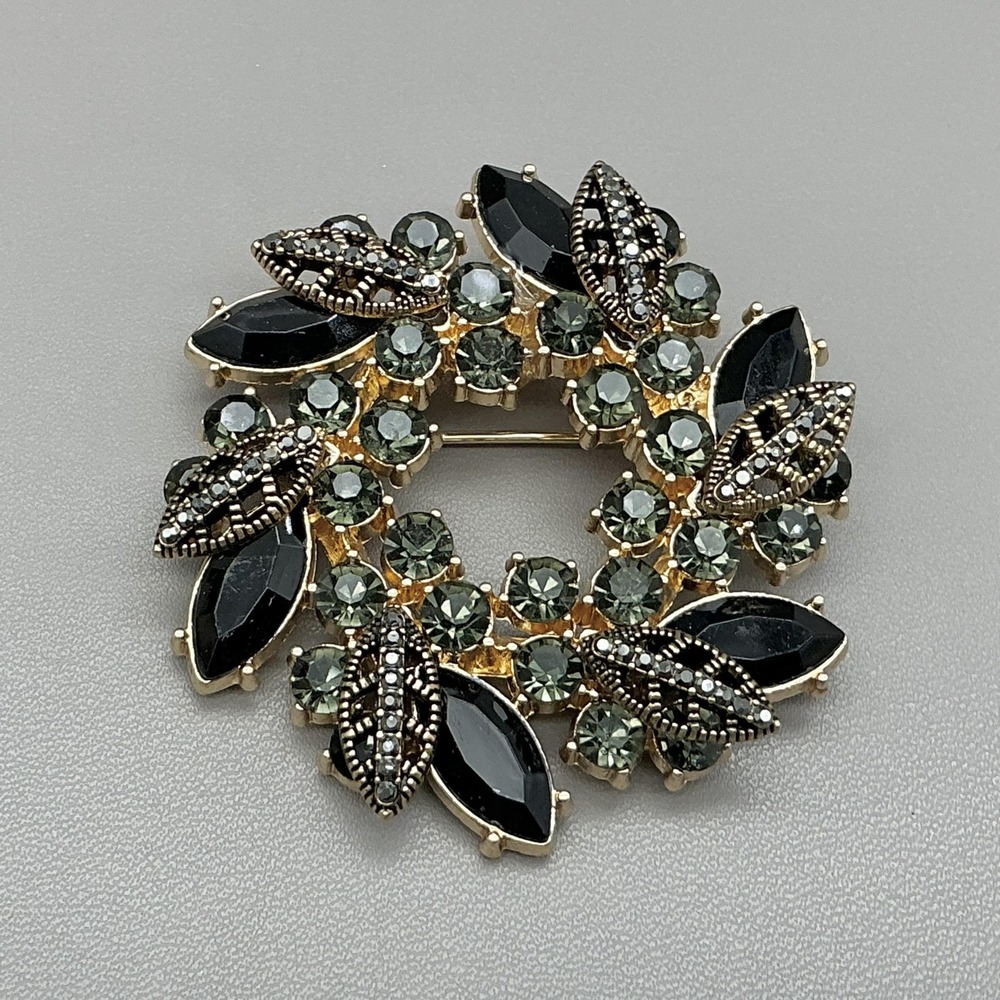 Napier Gold Tone Black Rhinestone Wreath Brooch Pin‎ Floral Costume Jewelry